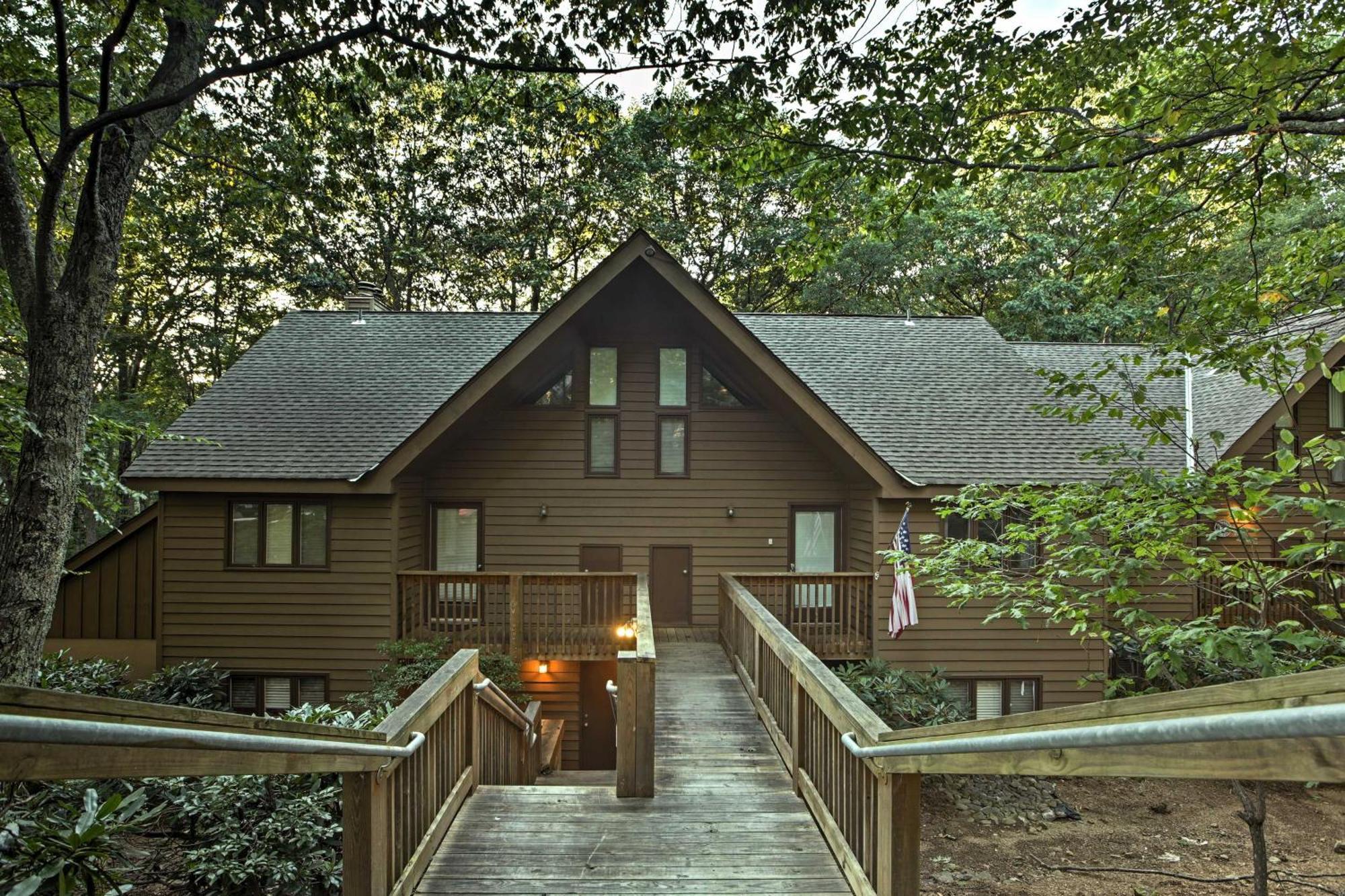 Wintergreen Resort Mountain Condo With Pool Access! Lyndhurst Exteriör bild